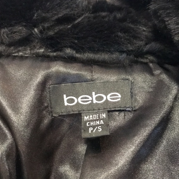 Bebe faux fur shoulder cape. - Picture 5 of 6